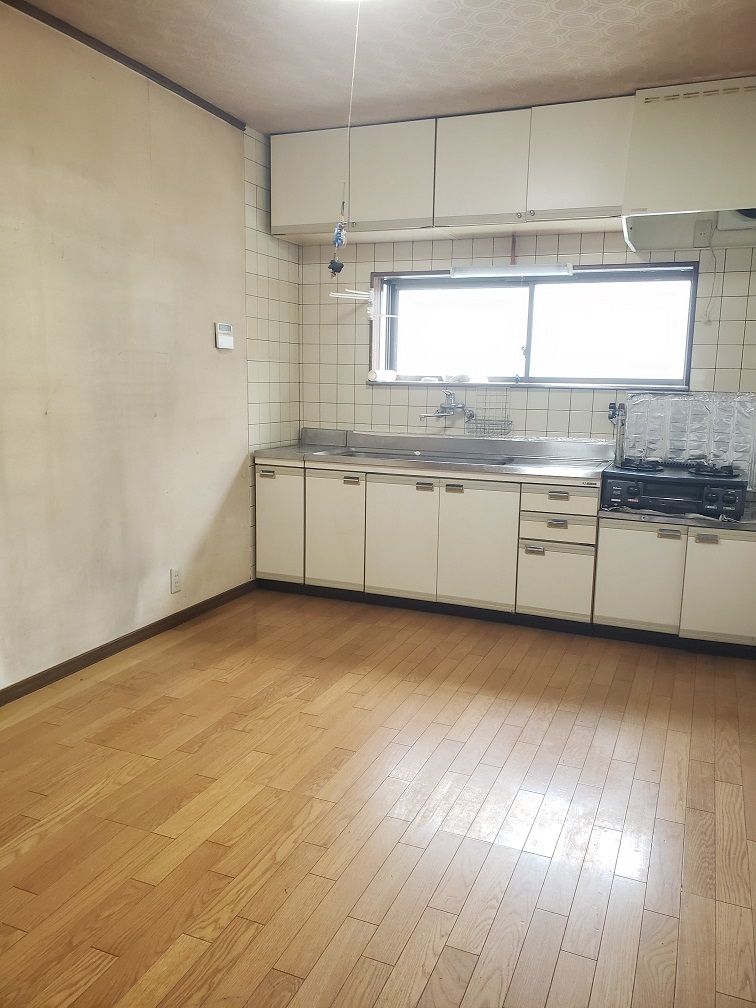 Move-in Ready 3DK House with Rooftop Balcony in Daito, Osaka - Thumbnail 3