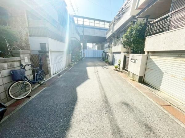 4DK House for Sale in Toyonaka, Osaka - 74.32 sqm - Thumbnail 2