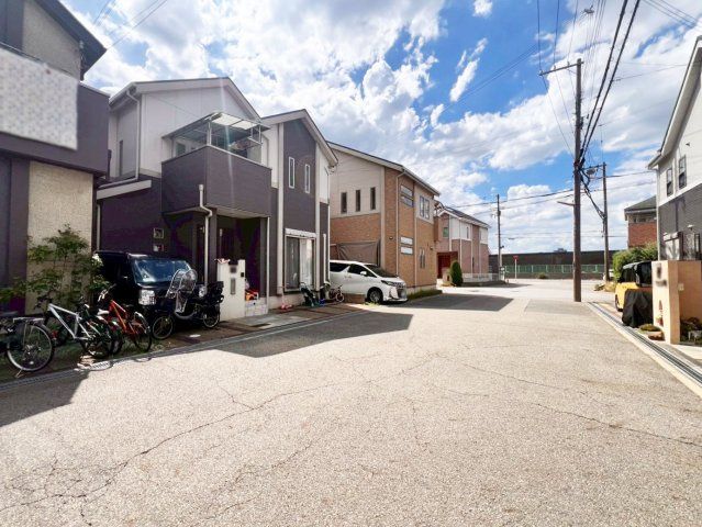 4LDK Detached House for Sale in Nishi-Yodogawa-ku, Osaka - Thumbnail 3