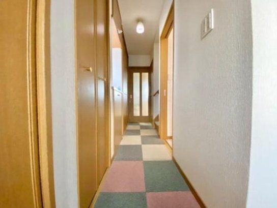 Sunny 2SLDK House for Sale in Matsubara, Osaka - Thumbnail 3