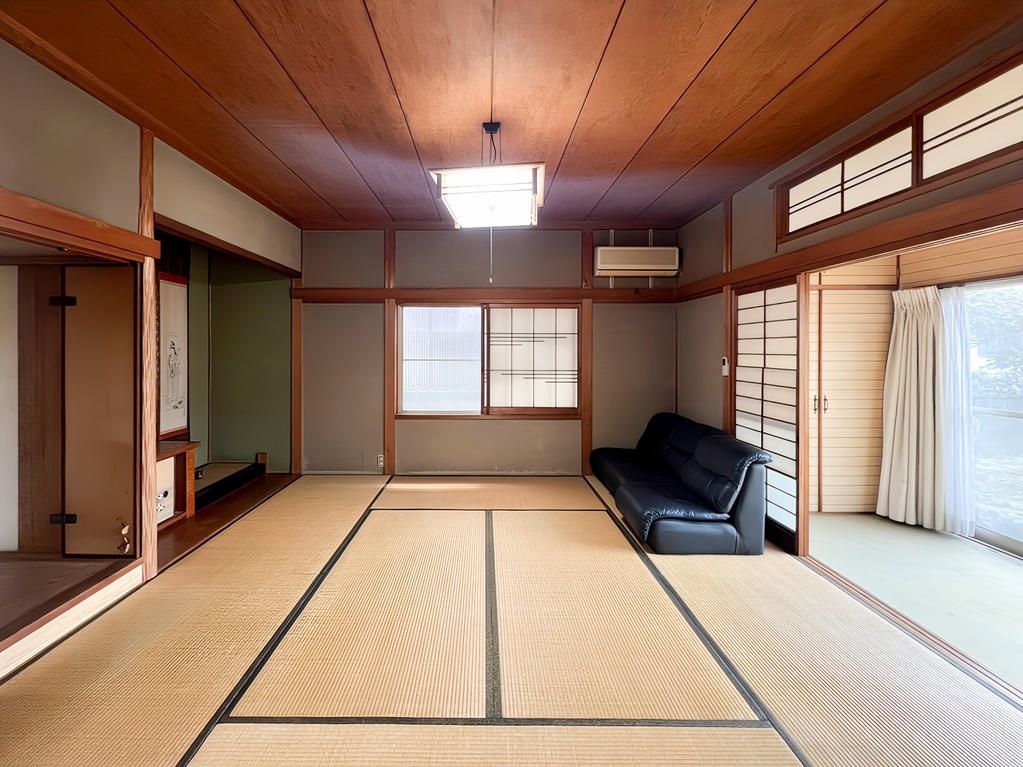 5DK House on 206 sqm Lot in Wakayama City - Thumbnail 3