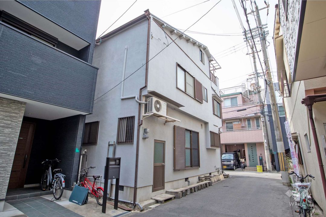 4DK Detached House for Sale in Higashi-Mikuni, Osaka - Thumbnail 2