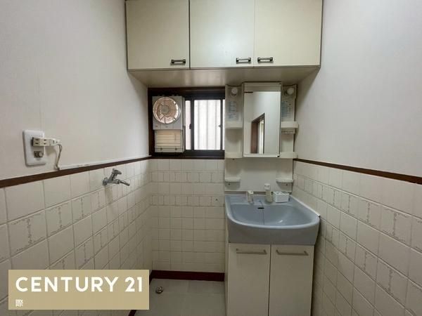 Renovated 7DK House in Wakayama City with Parking - Thumbnail 4