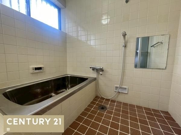 Renovated 7DK House in Wakayama City with Parking - Thumbnail 3