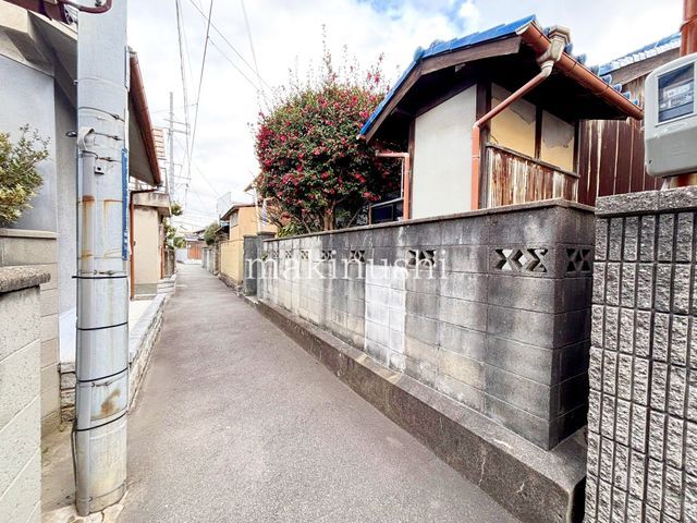 2SDK Single-Story House for Sale in Matsubara City, Osaka - Thumbnail 2