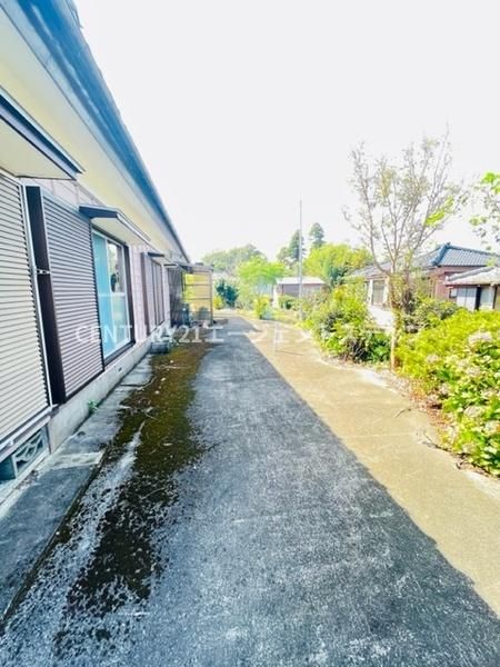 4LDK House on 1967 sqm Land in New Tomi Town, Miyazaki - Thumbnail 2