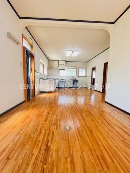 4LDK House on 1967 sqm Land in New Tomi Town, Miyazaki - Thumbnail 3