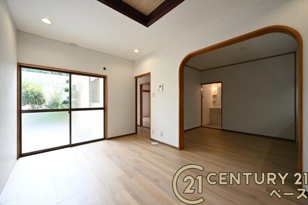 4LDK Detached House for Sale in Kashiwara City, Osaka - Thumbnail 3