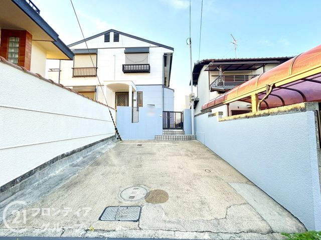 5LDK House for Sale in Ikoma, Nara - 126 sqm - Thumbnail 2