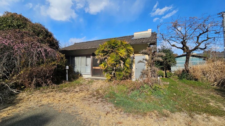 4DK House on 2122 sqm Land in Kunimi, Miyazaki - 9.8M Yen - Thumbnail 2