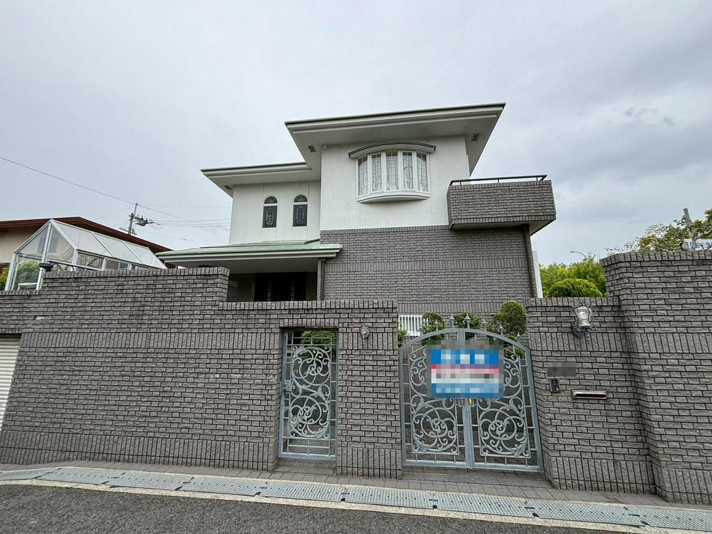 5LDK Corner Lot House for Sale in Sakai, Osaka - Thumbnail 2