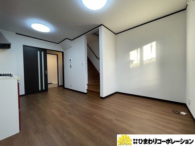 3LDK House for Sale Near Kinunokamikita Station, Higashi-Osaka - Thumbnail 2