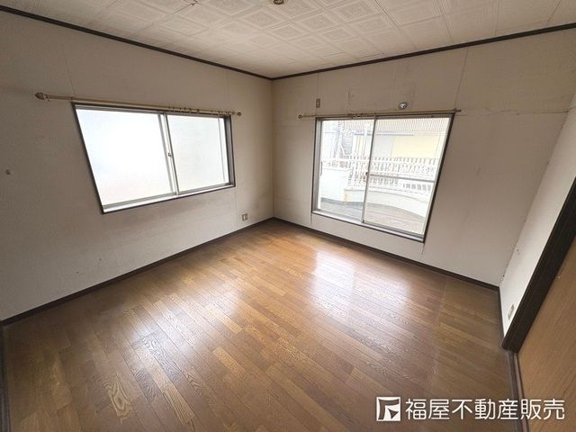5LDK Family House for Sale in Suma, Kobe | 111.38 sqm - Thumbnail 3