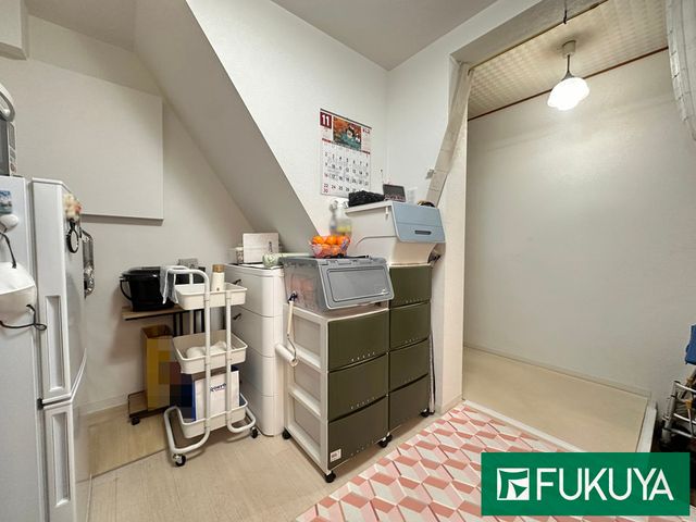 Renovated 5DK Steel House near Wakae-Iwata Station, Higashiosaka - Thumbnail 3
