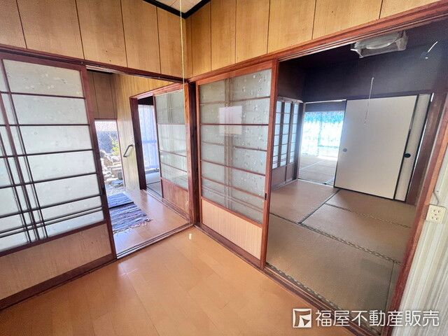 3K Wooden House for Sale in Oyodo-cho, Nara with 190.9 sqm Land - Thumbnail 2