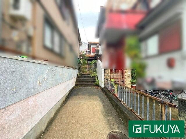 5DK House for Sale in Kita Kasugaoka, Ibaraki, Osaka - 90 sqm - Image 1