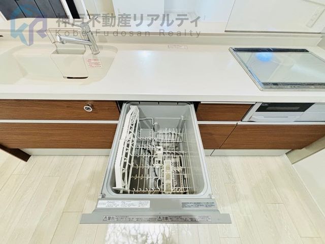 2020-Built 3LDK House with Large Garage in Kobe Tarumi - Thumbnail 4