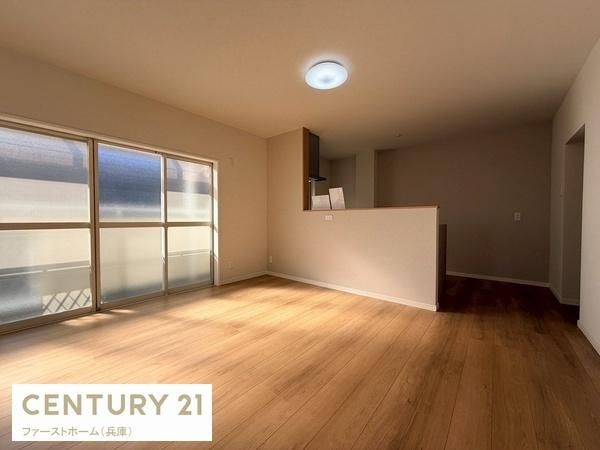 4SLDK Three-Story House for Sale in Himeji, Hyogo - Thumbnail 4