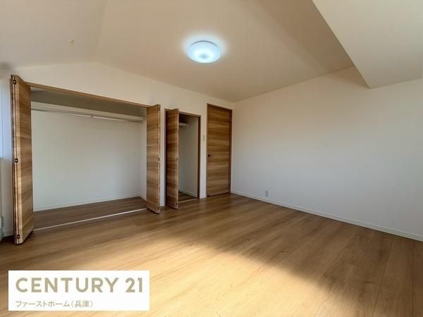 4SLDK Three-Story House for Sale in Himeji, Hyogo - Thumbnail 3