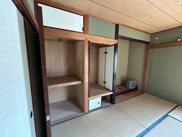 Used 4LDK House in Kainan, Wakayama - 121.97m2 - Thumbnail 4