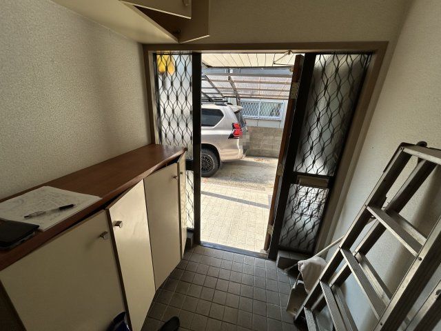 Used 4LDK House in Kainan, Wakayama - 121.97m2 - Thumbnail 2