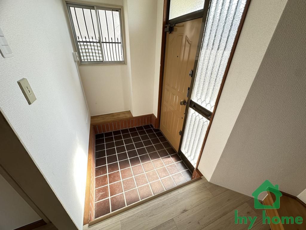 Renovated 3LDK House for Sale in Akashi, Hyogo - Thumbnail 2