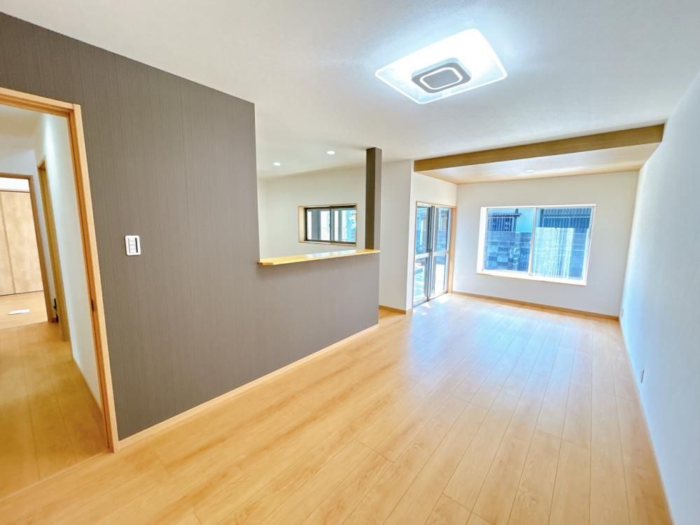 Renovated 4LDK House with 5 Parking Spaces in Fukui City - Thumbnail 3
