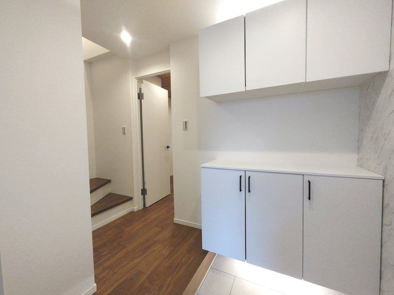 Renovated 3LDK Detached House in Hirakata, Osaka - Thumbnail 3