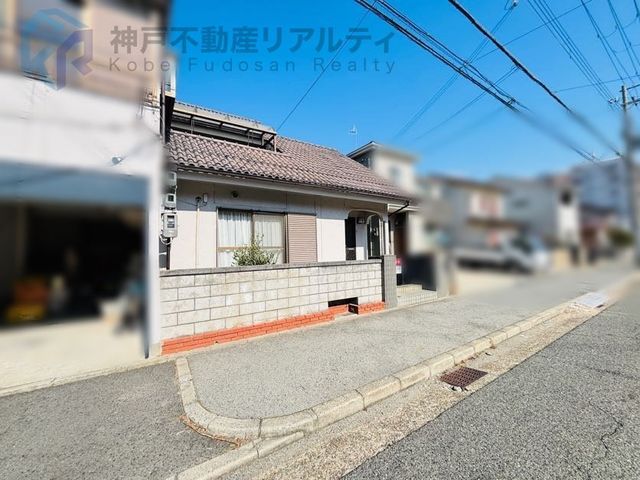 5LDK Detached House for Sale in Minamibeppu, Kobe - Thumbnail 3