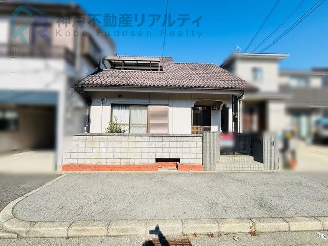 5LDK Detached House for Sale in Minamibeppu, Kobe - Image 1