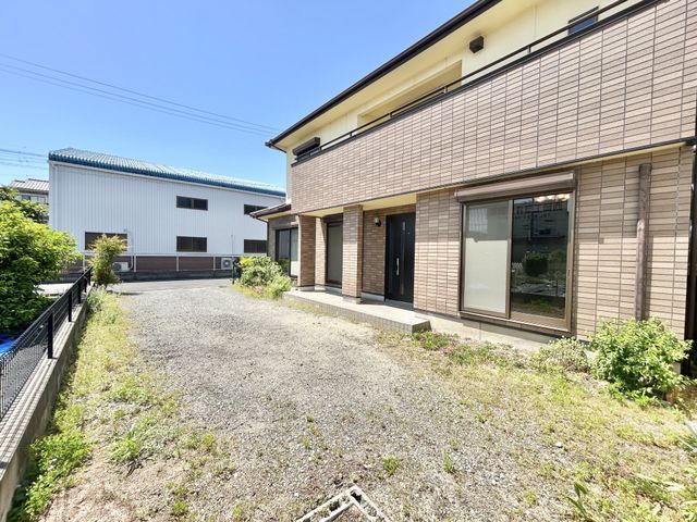 7LDK House for Sale in Matsubara City, Osaka - Thumbnail 2