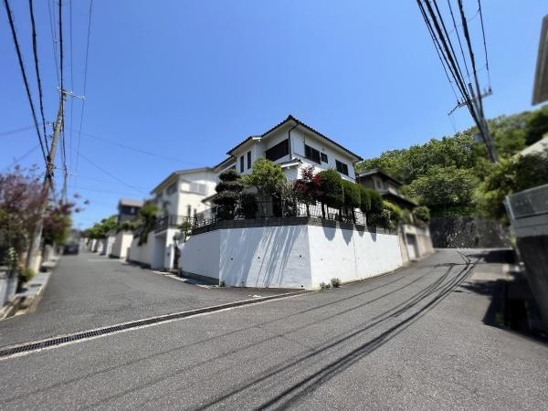 5LDK Detached House for Sale in Tsutsujigaoka, Kobe - Thumbnail 2