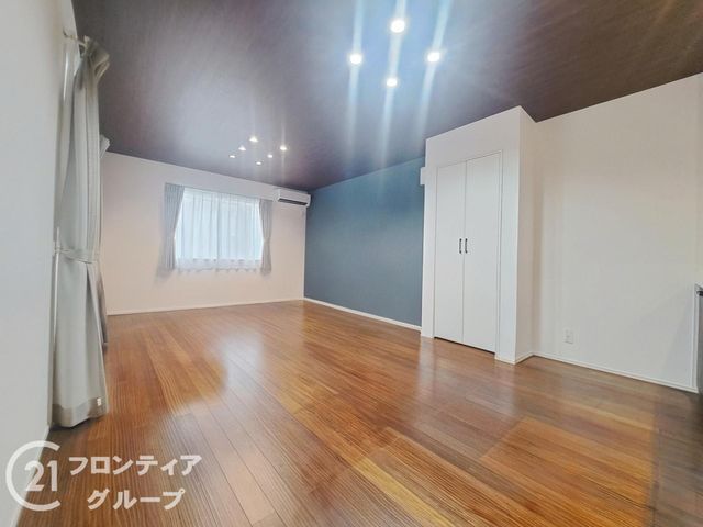 2021-Built 3LDK House in Itami with Southeast-Facing LDK & Parking - Thumbnail 4
