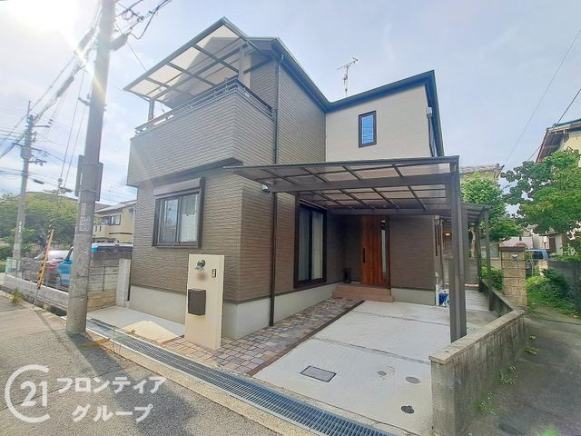 2021-Built 3LDK House in Itami with Southeast-Facing LDK & Parking - Image 1