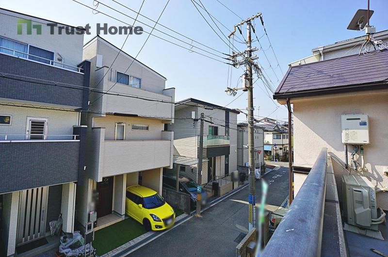 3LDK House for Sale in Toyonaka, Osaka - 124m² - Thumbnail 2