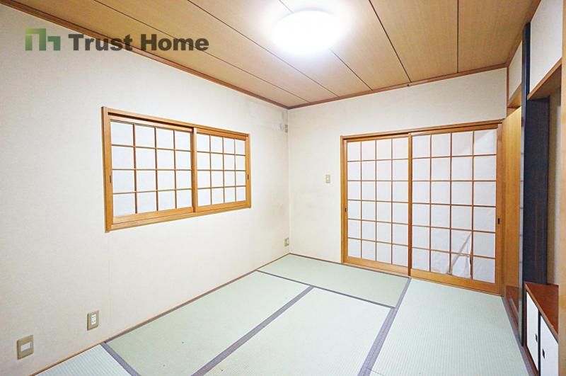 3LDK House for Sale in Toyonaka, Osaka - 124m² - Thumbnail 4