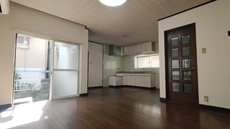 4LDK Detached House for Sale near JR Ibaraki Station, Osaka - Thumbnail 3