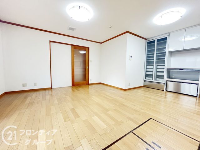 4SLDK Family Home for Sale in Higashiosaka, Osaka - Thumbnail 2