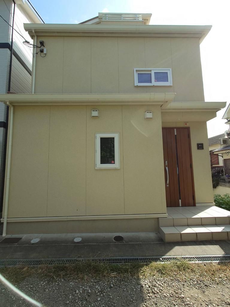 3LDK Modern House for Sale in Kobe Central Ward, Hyogo - Thumbnail 2