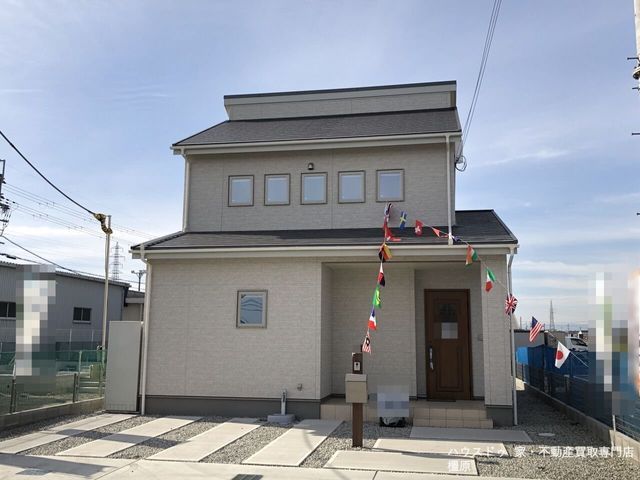 Modern 4LDK Detached House for Sale in Hirokawacho, Nara - Thumbnail 2