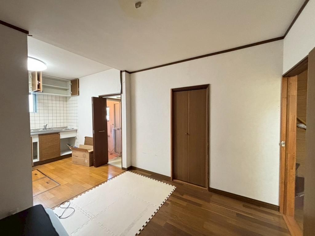 3LDK Detached House for Sale in Izumiotsu, Osaka - Near Kita-Sukematsu Station - Thumbnail 4
