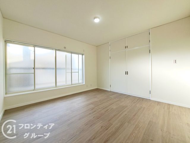 Renovated 5LDK House in Shijonawate, Osaka | Near Shinobigaoka Station - Thumbnail 4