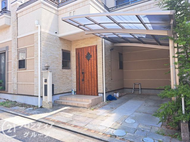 4LDK Detached House with Solar Power in Yao, Osaka - Thumbnail 2