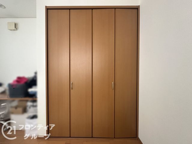 4LDK Detached House for Sale in Higashiosaka, Osaka - Thumbnail 3