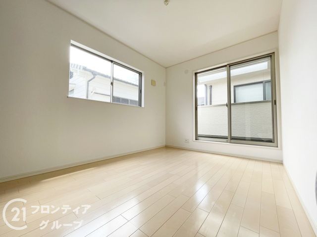 4LDK Detached House for Sale in Nara City, 97.20 sqm - Thumbnail 2