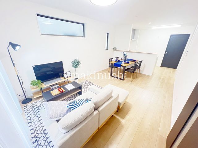 New 2025 3SLDK Wooden House Near Sakaihigashi Station, Osaka - Thumbnail 3