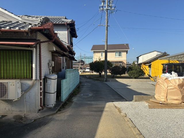 Renovated 2LDK House Near Yanagi Station in Suzuka, Mie - Thumbnail 2