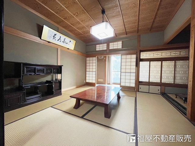 6SLDK Single-Story House on 653m² Land in Himeji - Thumbnail 4