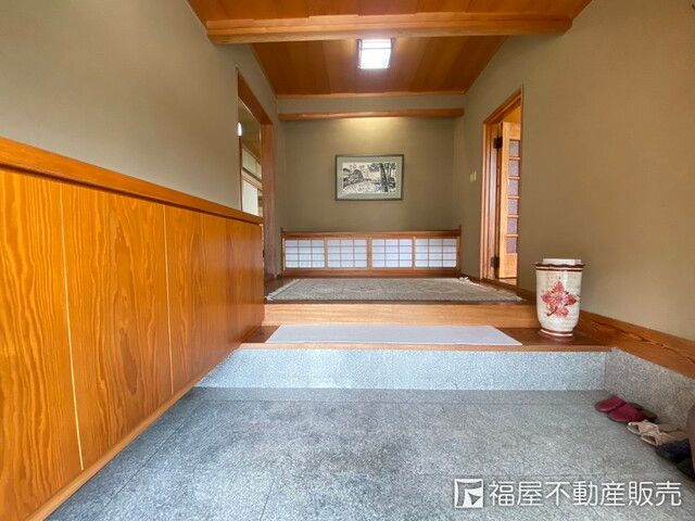 6SLDK Single-Story House on 653m² Land in Himeji - Thumbnail 2