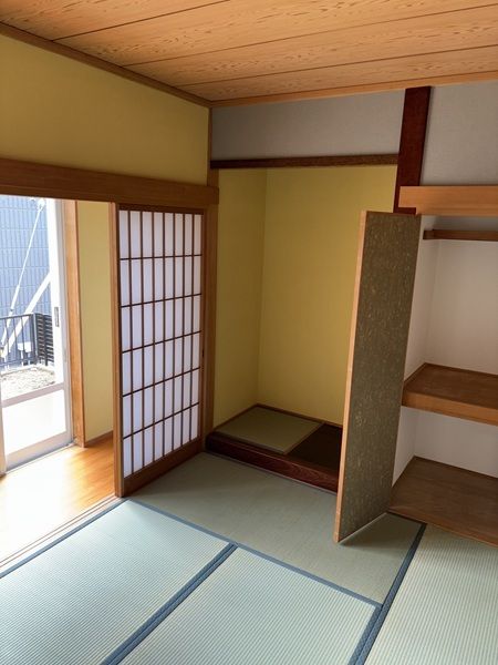 5LDK Renovated House in Kobe with Large Bath and Parking - Thumbnail 4
